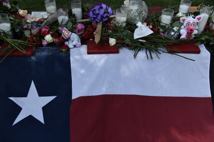 A Lot Of Gunfire Exchanged Between Texas Shooting Suspect & Police