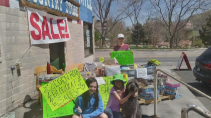 animal shelter donation 10pkg frame 1292 Girls Collect Donations To Help Feed Dogs, Cats At Animal Shelter