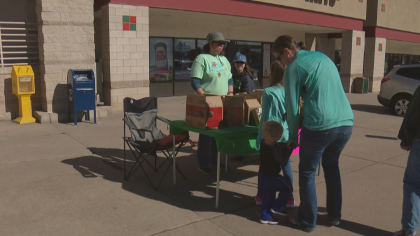 gs cookies selling spots 5pkg transfer frame 0 Girl Scouts Leaders: Its Up To Parents To Decide Where To Sell Cookies