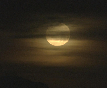 moon Latest Forecast: Mild Today, Cooler Tomorrow, Chilly Thursday