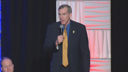 1st governors debate 6pkg frame 430 Republican, Democrat Gubernatorial Candidates Take On Big Issues