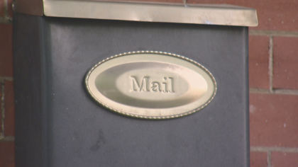 truck hits yard 10pkg transfer frame 570 Nobody Left A Card: Truck Hits Homeowners Wall Twice Without Notice