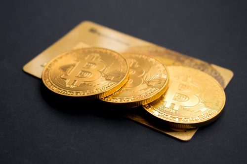 Bitcoin May Soon Go Parabolic If Gold’s Trend Is Mirrored
