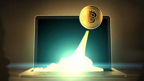 Bitcoin Pulls Away From Stock Market as Price Staying Above $8,000 Signals Strength