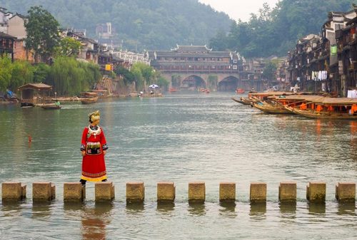 In Small Steps China Cuts Benchmark Interest Rates