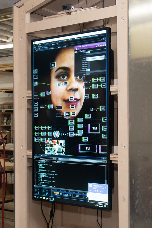 Stare-down world leaders with United Nations’ 3D selfie petition