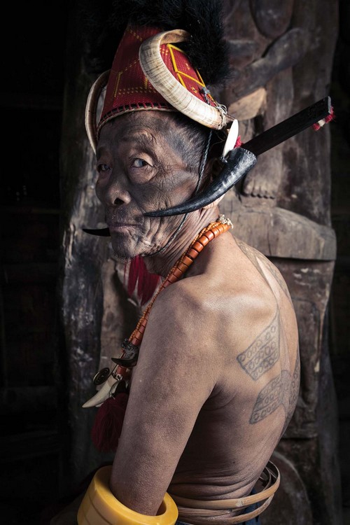 These portraits of India’s last tattooed headhunters capture a vanishing culture